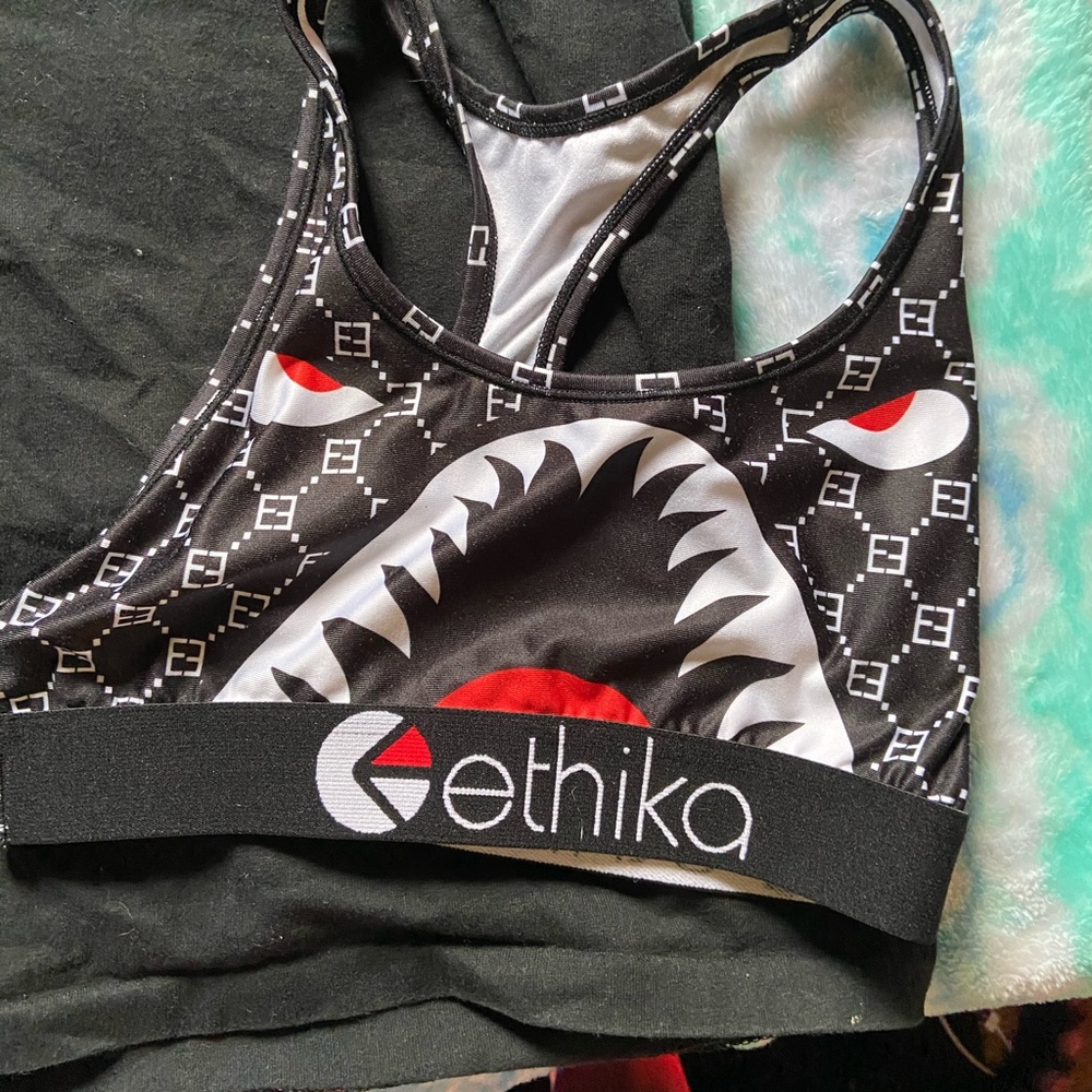 Designer clothes - Picture 6 of 7